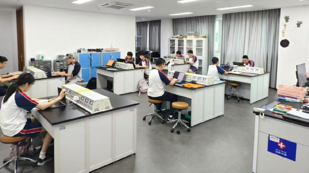 SIA五星社团 | 算法社：以代码为舟，以思维为帆，在逻辑世界逐光前行